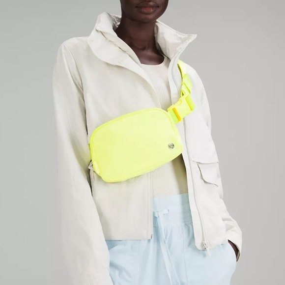 NWT Lululemon Everywhere Belt Bag - Picture 4 of 7